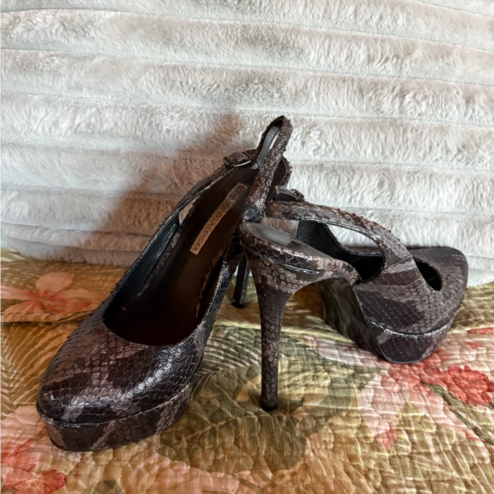 Vera Wang Lavender Label Snakeskin Heels 8.5